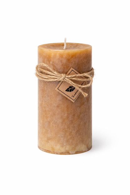 Front view of Lumine Cedar & Sandalwood soy wax candle (500g) on a white background.