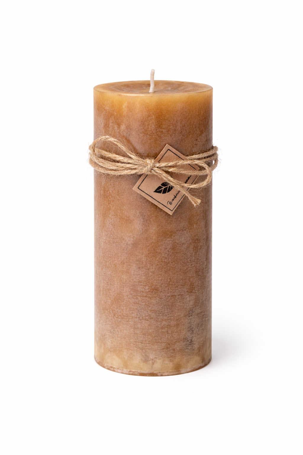 Front view of Lumine Cedar & Sandalwood soy wax candle (560g) on a white background.
