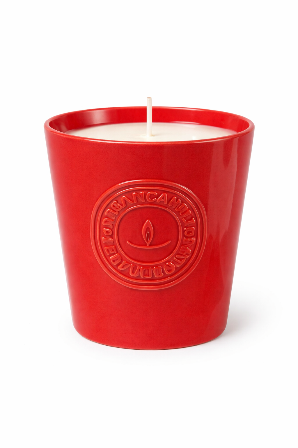 Front view of Lumine rose petals soy wax candle (775g) on a white background.